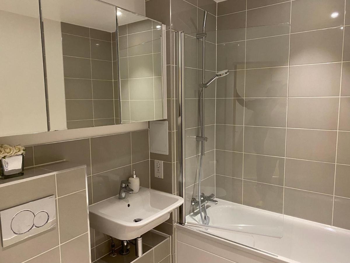 Triple T Homes Cosy 2 Bedroom Apartment With Balcony Ilford Exteriör bild