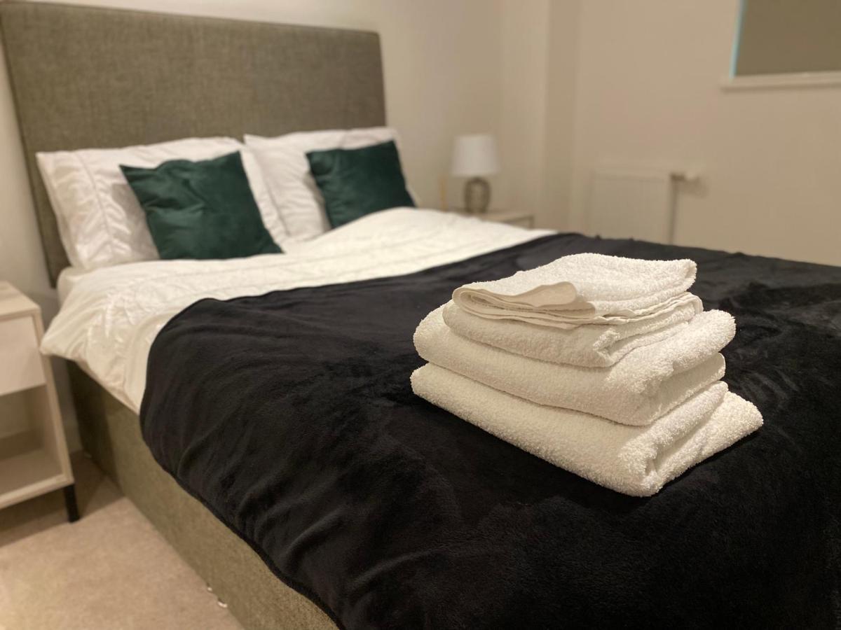 Triple T Homes Cosy 2 Bedroom Apartment With Balcony Ilford Exteriör bild